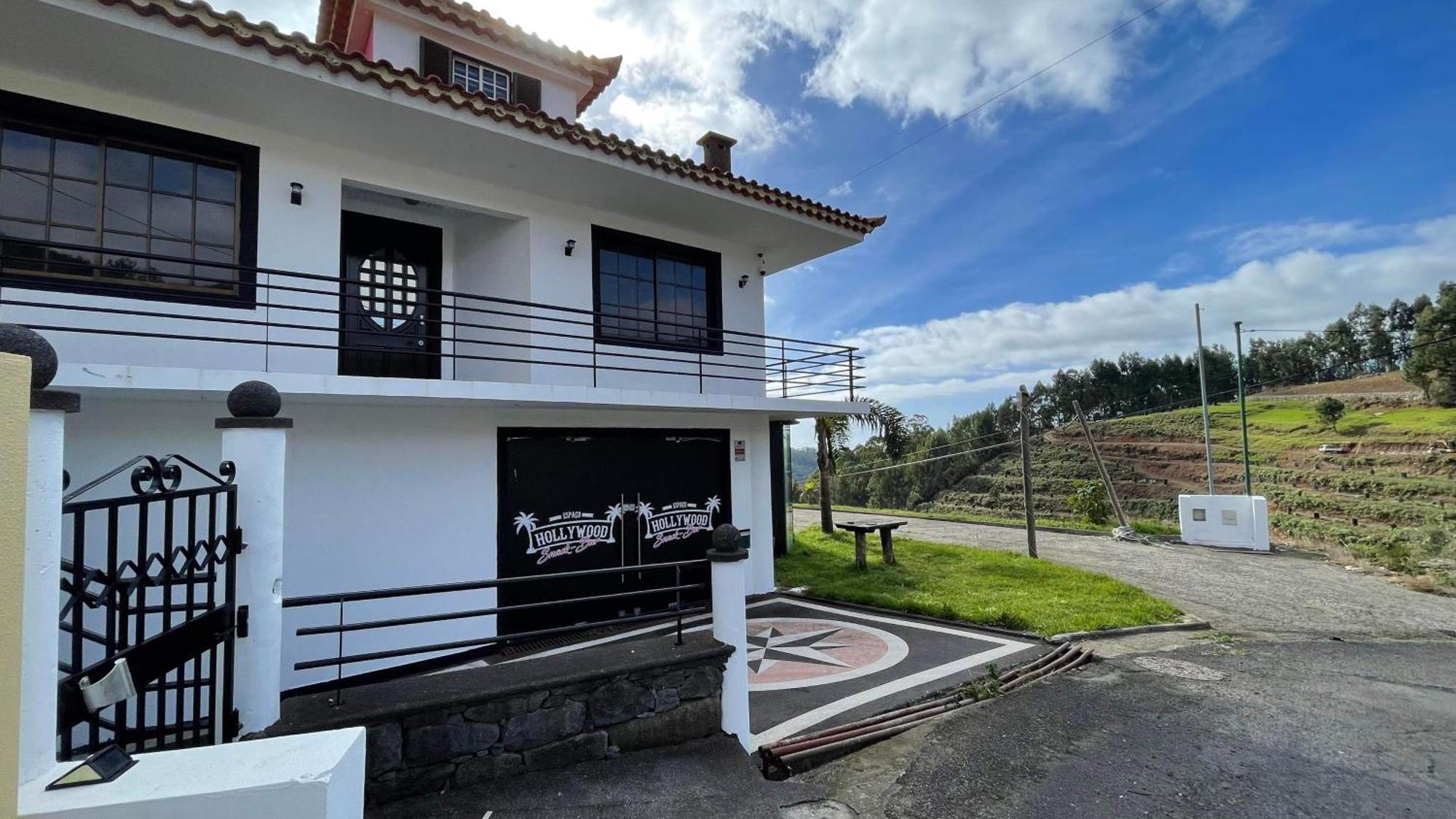 Hollywood Villa Campanário Extérieur photo