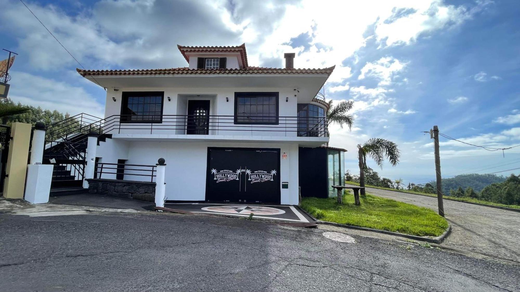 Hollywood Villa Campanário Extérieur photo