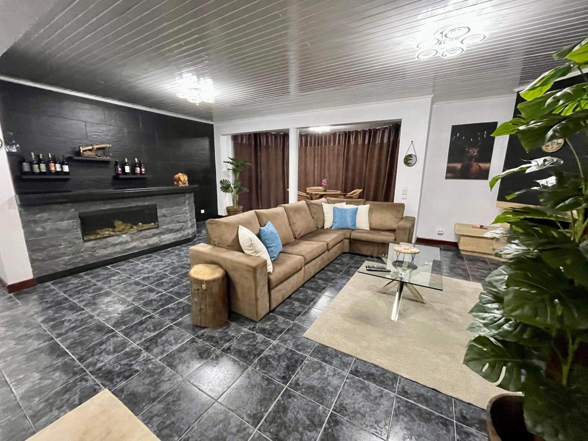 Hollywood Villa Campanário Extérieur photo