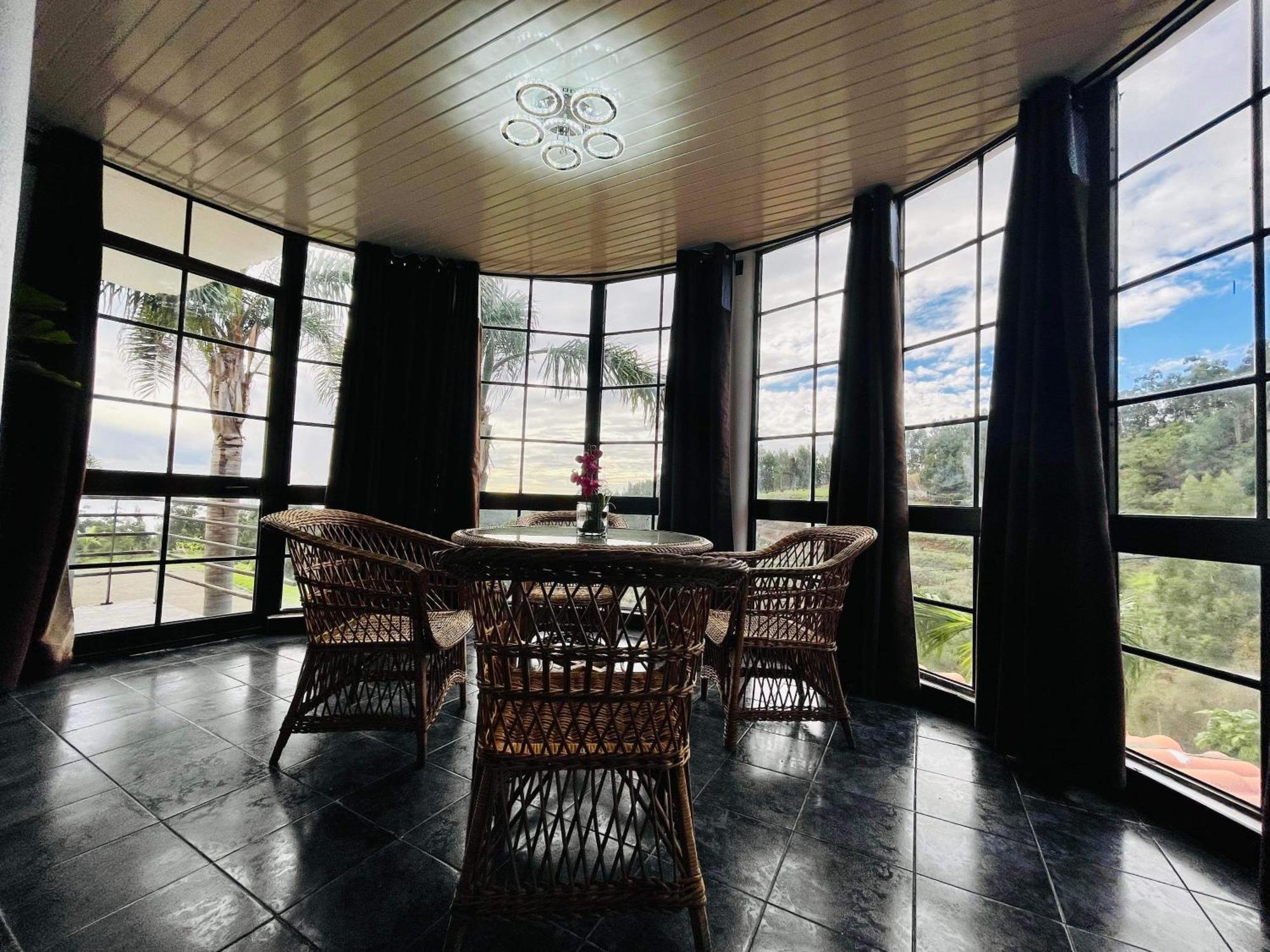 Hollywood Villa Campanário Extérieur photo